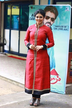 Iniya Photos